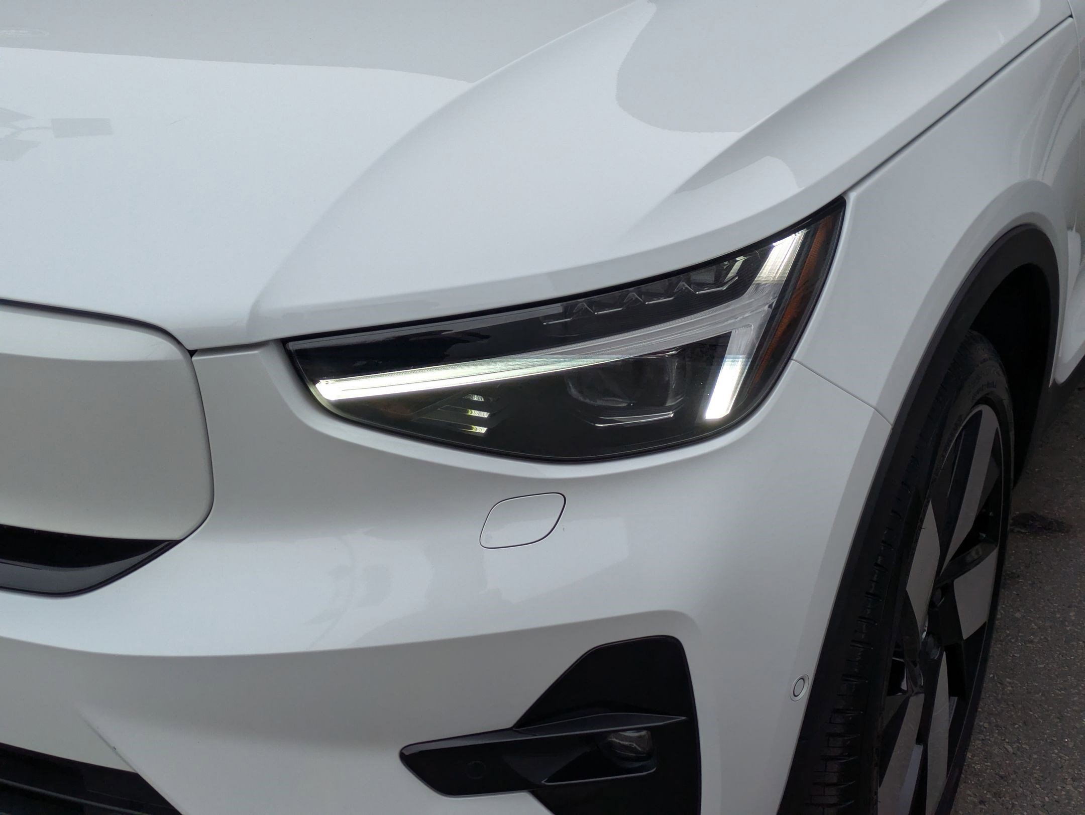 Certified 2023 Volvo C40 P8 Recharge Ultimate image 10