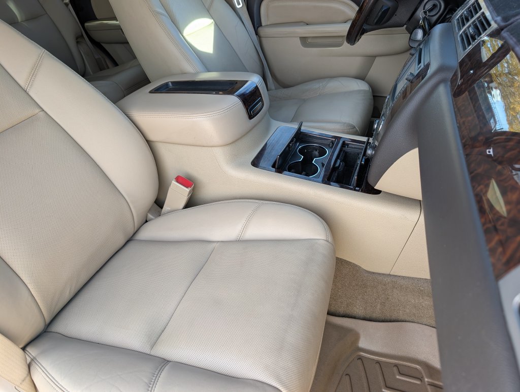 Used 2014 GMC Yukon Denali AWD/4WD image 23