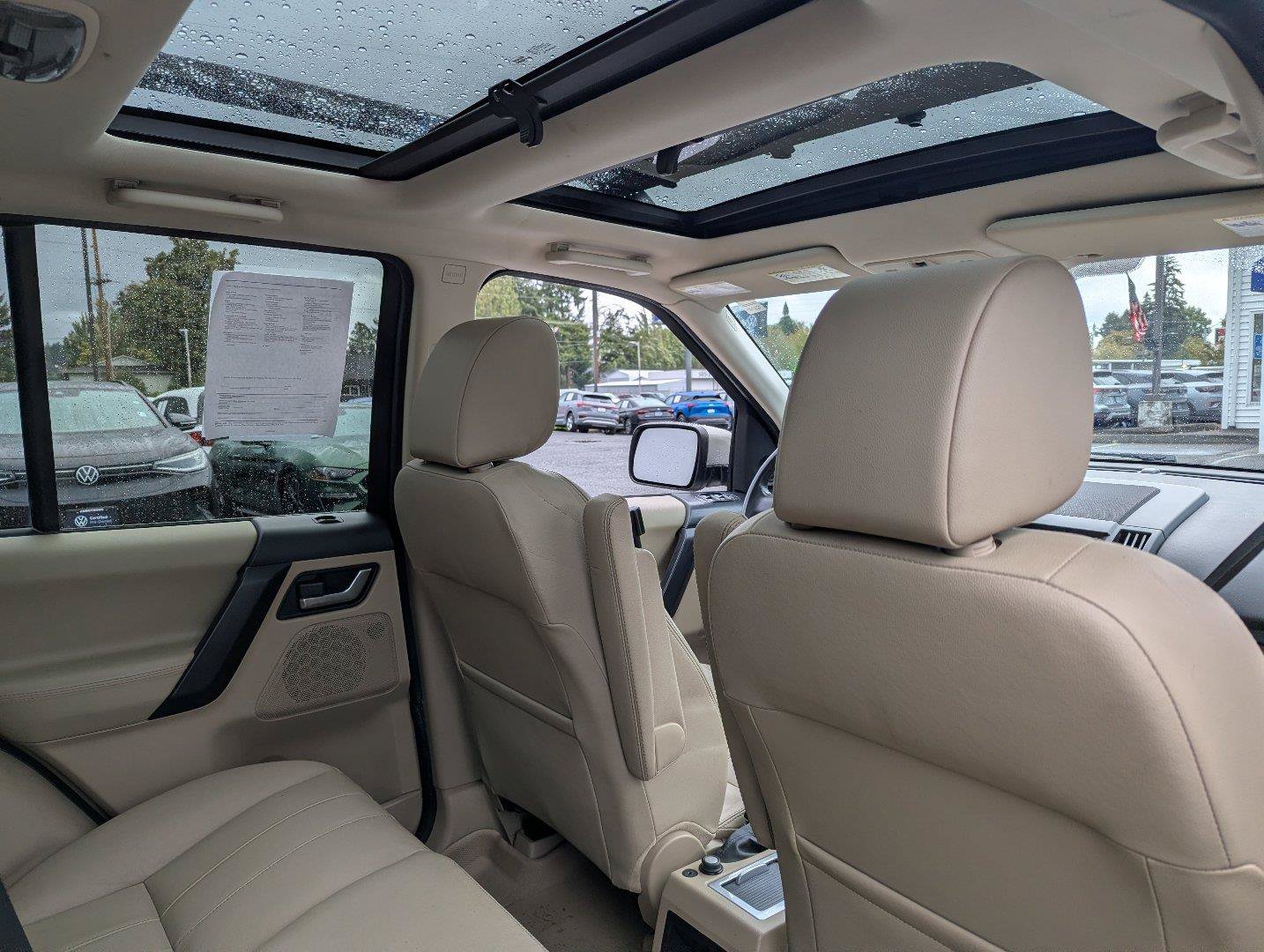 Used 2012 Land Rover LR2 HSE w/ Climate Comfort Pkg AWD/4WD image 34