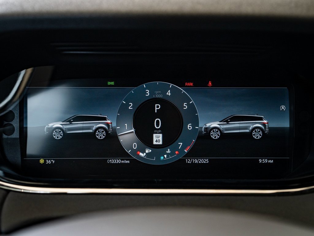 Used 2023 Land Rover Range Rover Evoque R-Dynamic SE image 25