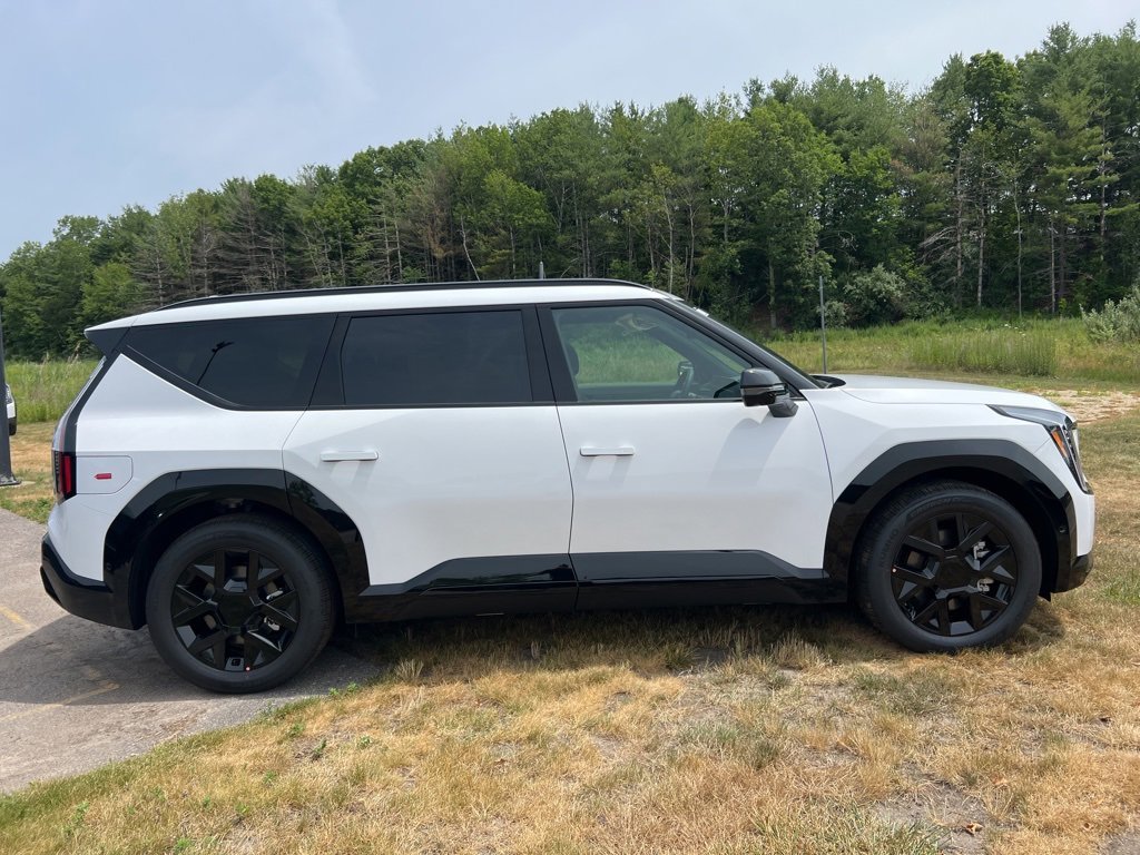 New 2026 Kia EV9 Land w/ Nightfall Edition Package image 4