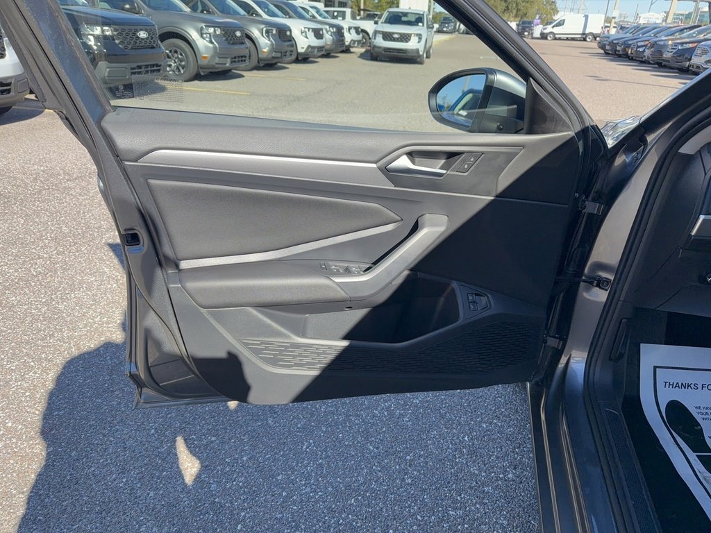 Used 2021 Volkswagen Jetta SE image 8