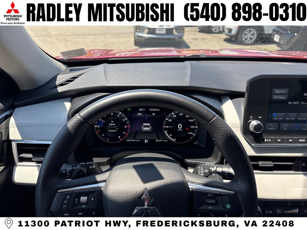Used 2023 Mitsubishi Outlander SEL AWD/4WD image 6
