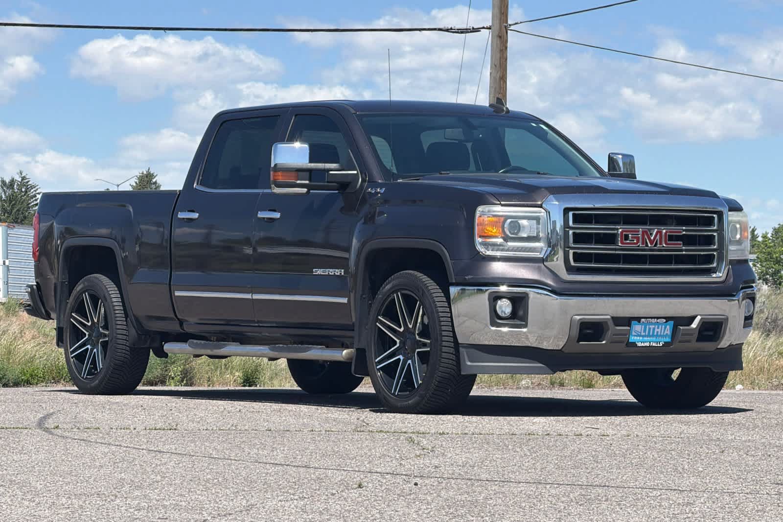 Used 2015 GMC Sierra 1500 SLT w/ Max Trailering Package AWD/4WD image 9