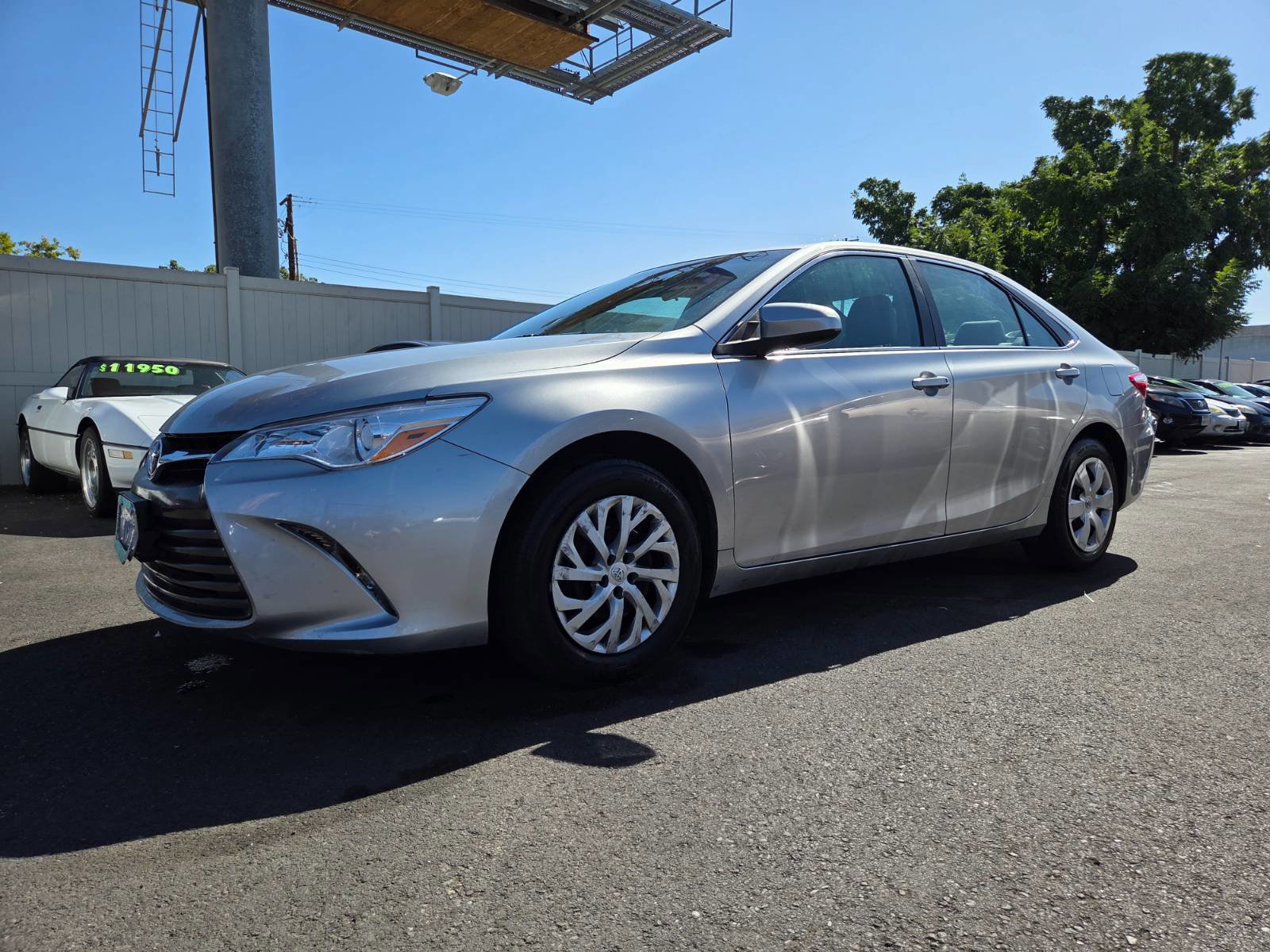 Used 2015 Toyota Camry XSE image 1