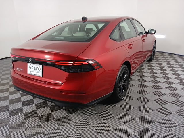 Certified 2025 Honda Accord SE image 7
