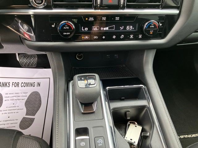 Used 2024 Nissan Pathfinder SV AWD/4WD image 18
