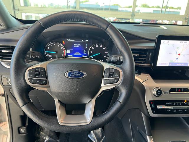 Used 2022 Ford Explorer XLT w/ Equipment Group 202A image 13