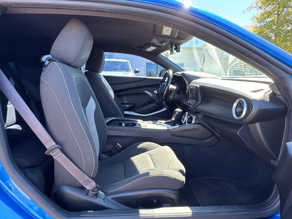 Used 2017 Chevrolet Camaro LT RWD image 14