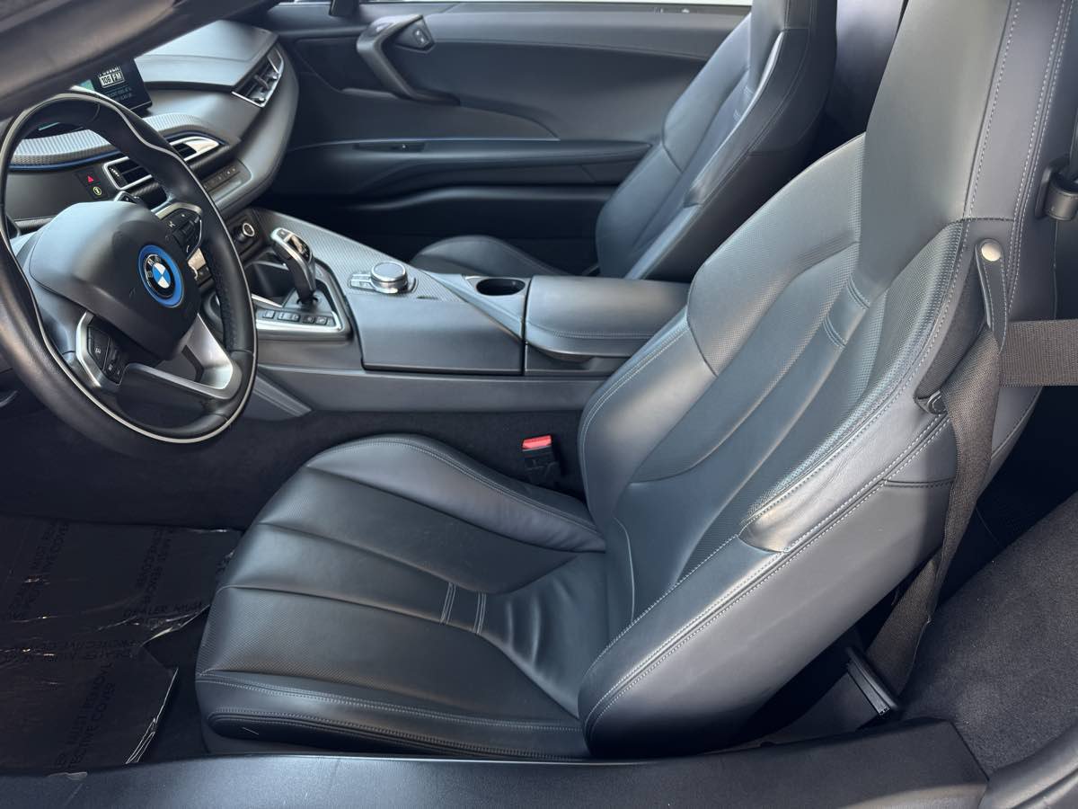 Used 2019 BMW i8 Roadster AWD/4WD image 16