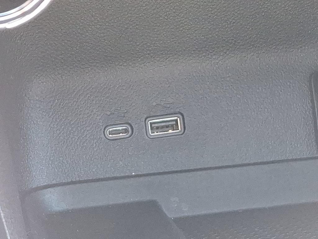Certified 2025 Chevrolet Traverse RS AWD/4WD image 27