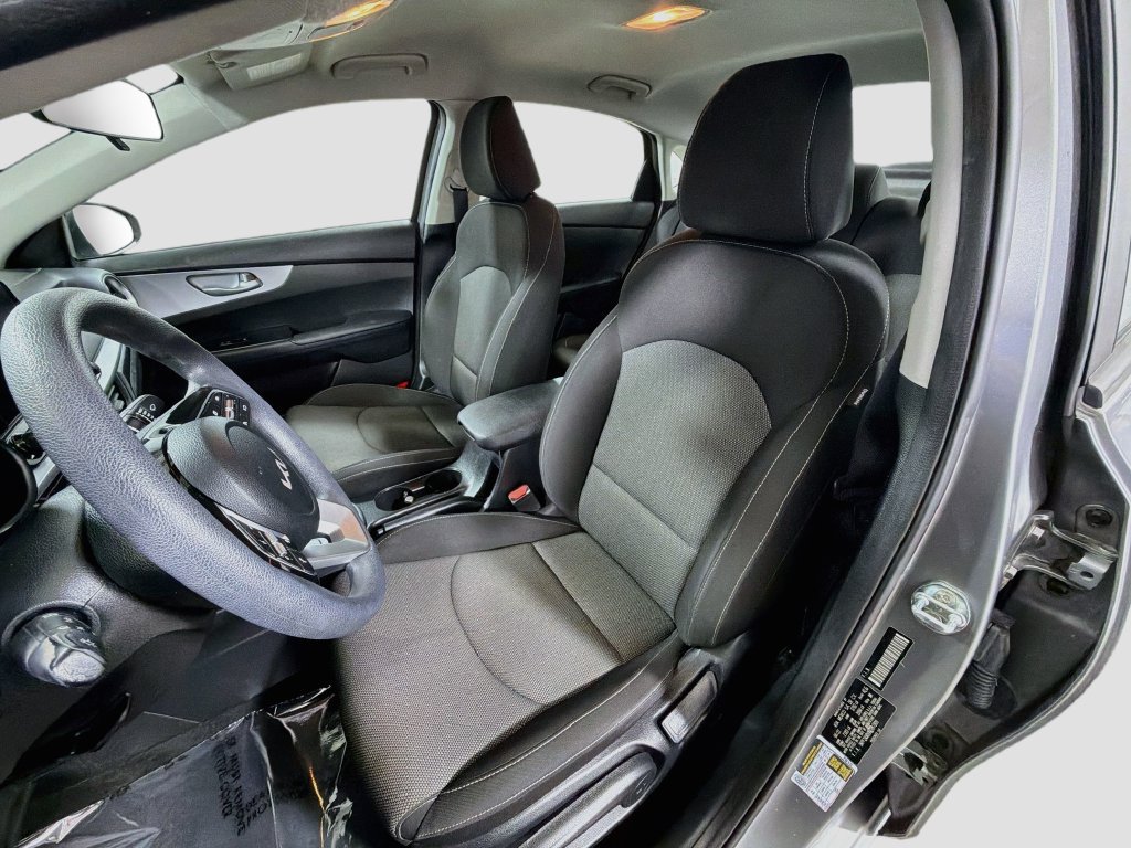 Used 2022 Kia Forte LXS FWD image 20