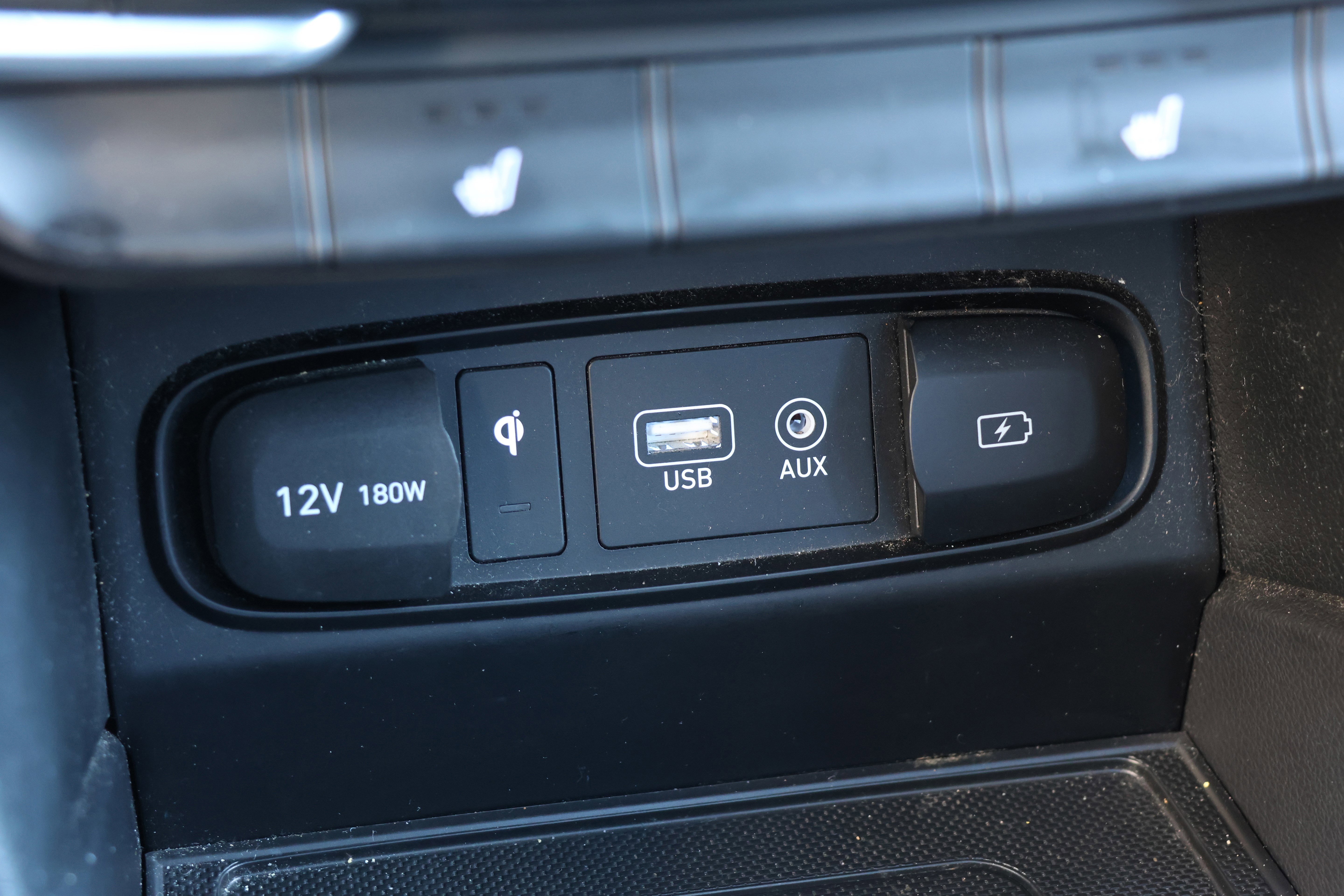 Used 2020 Hyundai Santa Fe SEL w/ Convenience + Premium Package image 27