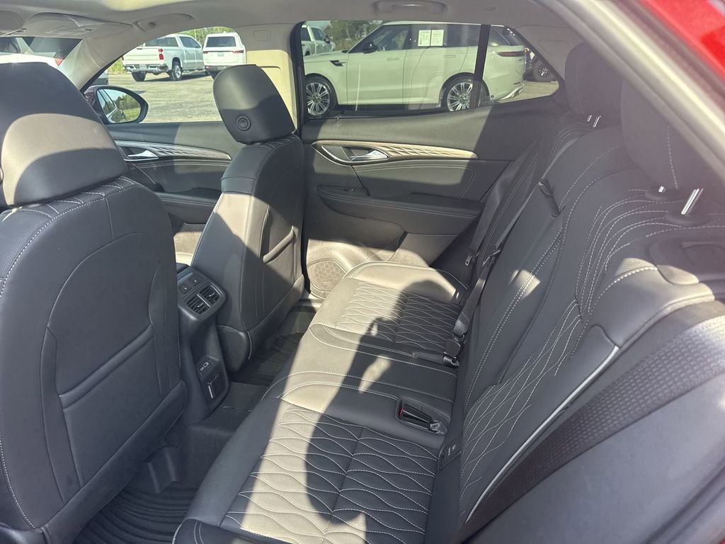 Certified 2023 Buick Envision Avenir image 32