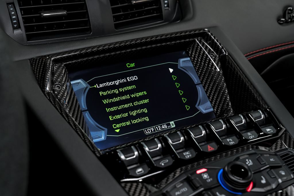 Used 2018 Lamborghini Aventador S image 26