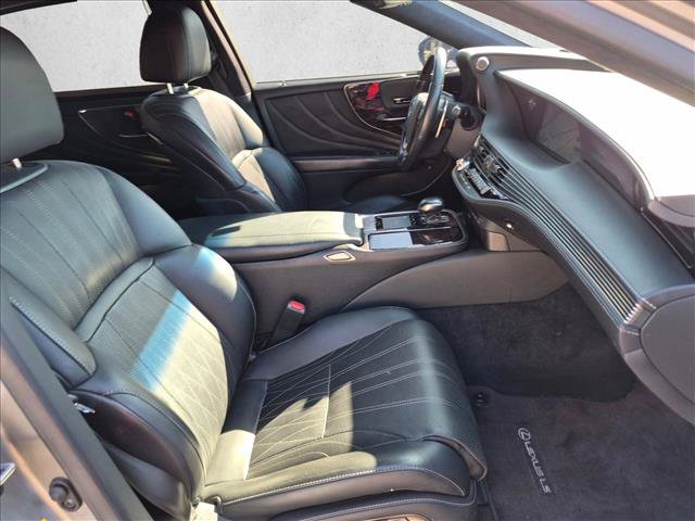 Used 2018 Lexus LS 500 w/ Luxury Package RWD image 21