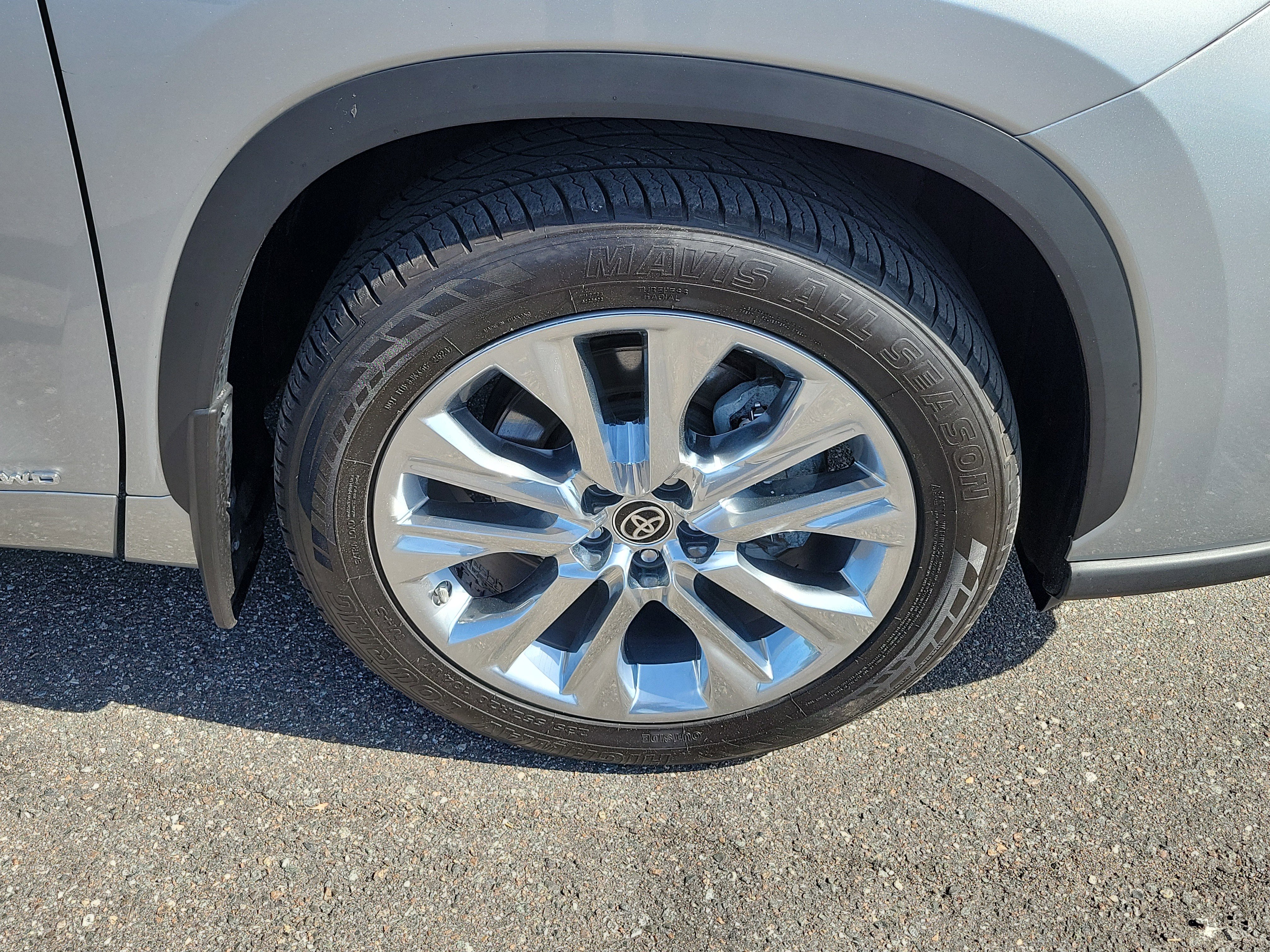 Used 2024 Toyota Highlander Limited image 42