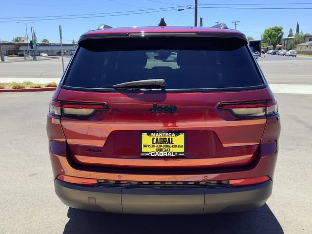 Used 2023 Jeep Grand Cherokee L Laredo AWD/4WD image 28