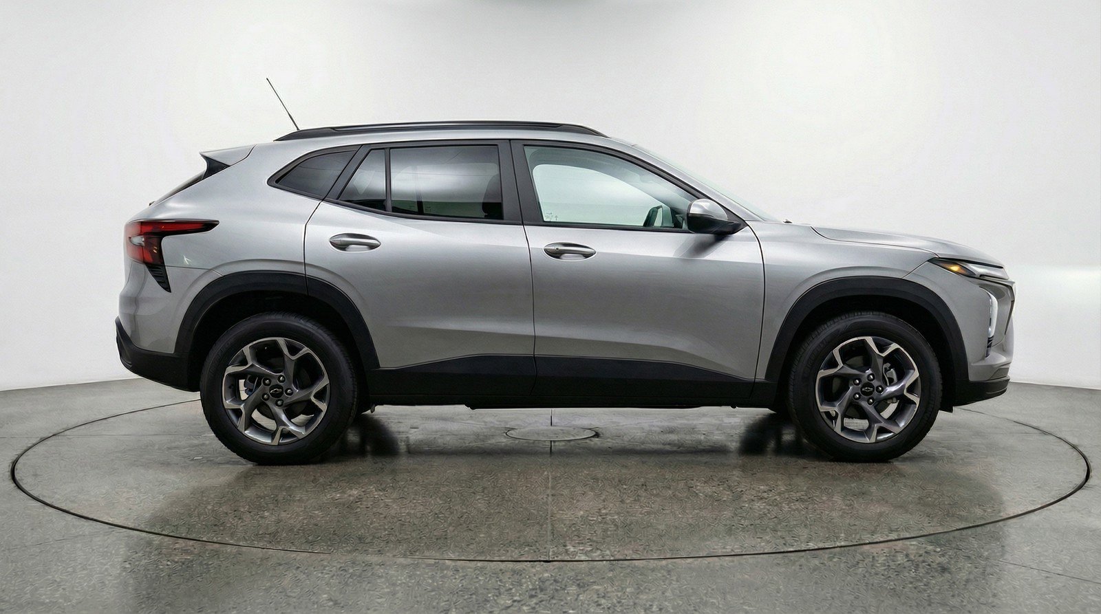 Used 2025 Chevrolet Trax LT w/ LT Convenience Package FWD image 11