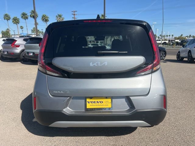 Used 2025 Kia Soul LX w/ LX Technology Package FWD image 5