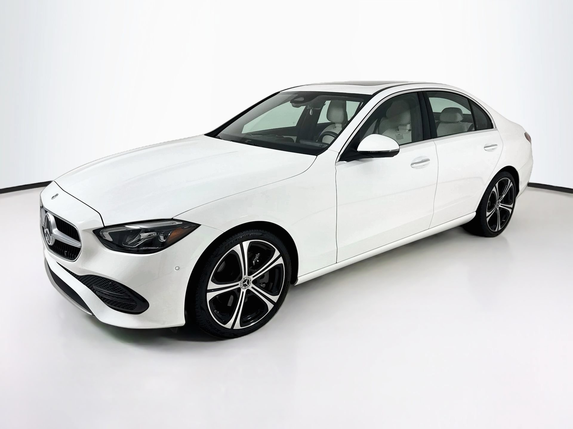Used 2024 Mercedes-Benz C 300 Sedan image 2