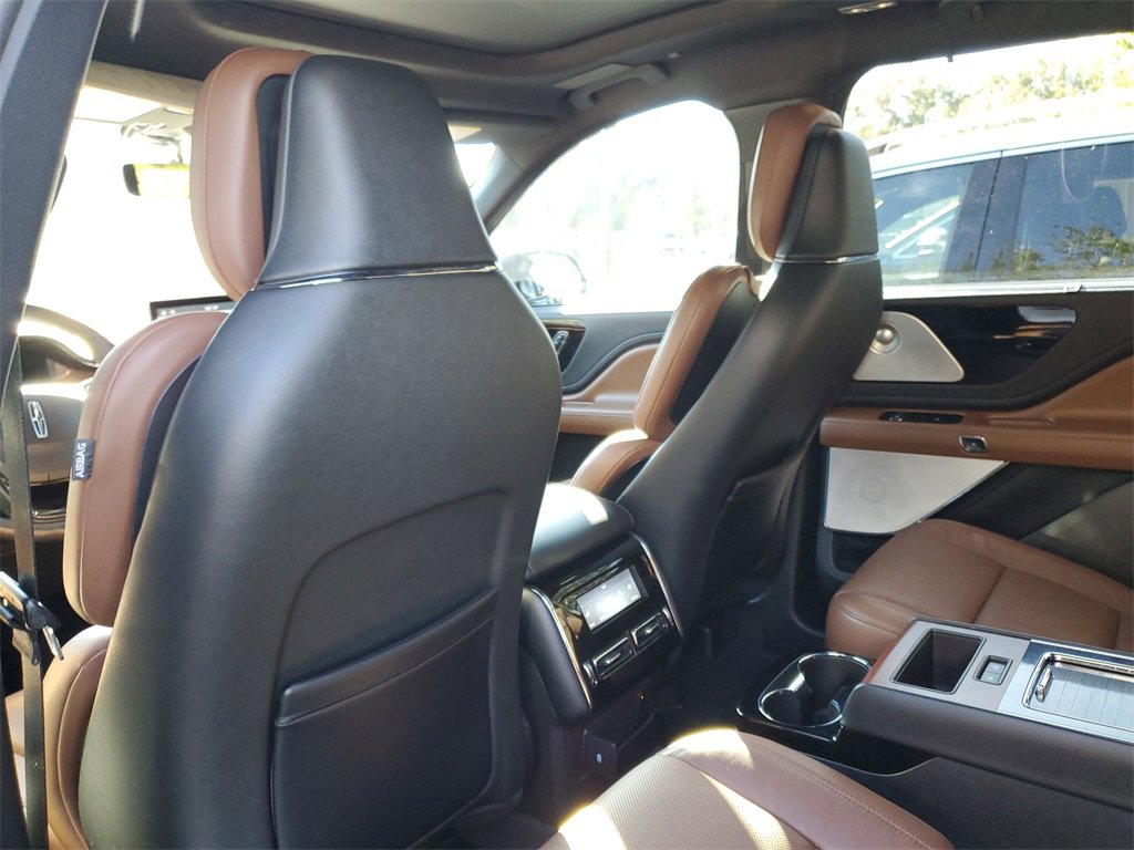 Certified 2023 Lincoln Aviator Reserve w/ Equipment Group 201A image 10