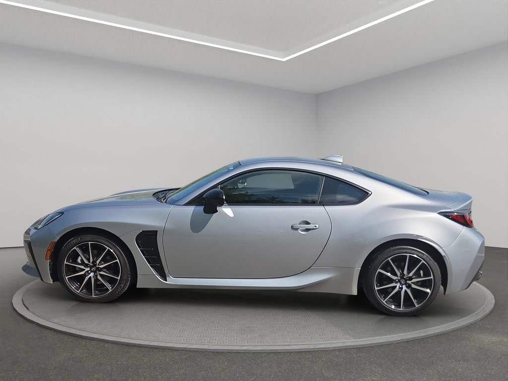 Used 2024 Toyota GR86 RWD image 3