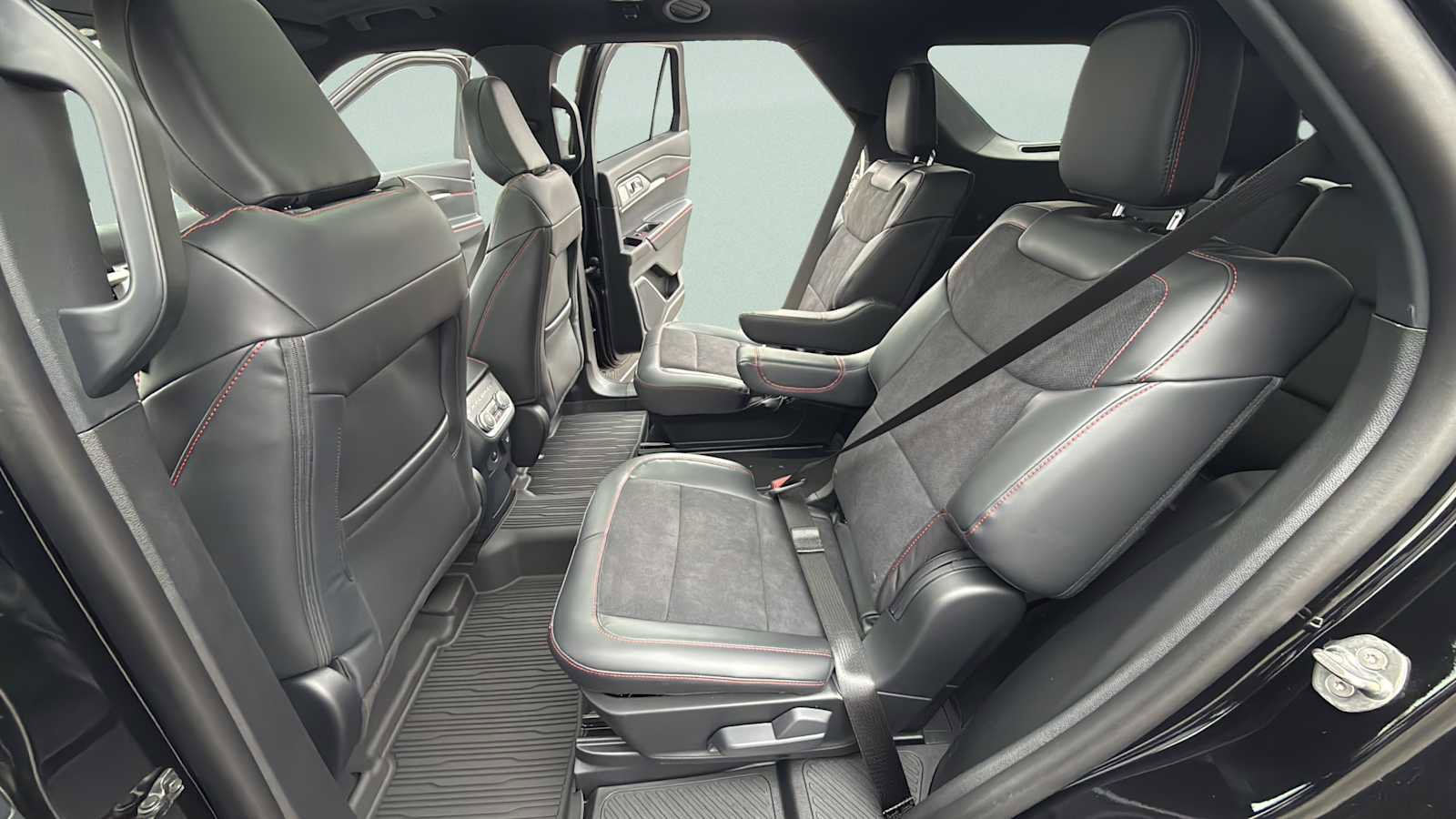 New 2026 Ford Explorer ST w/ Sun And Sound Package image 32