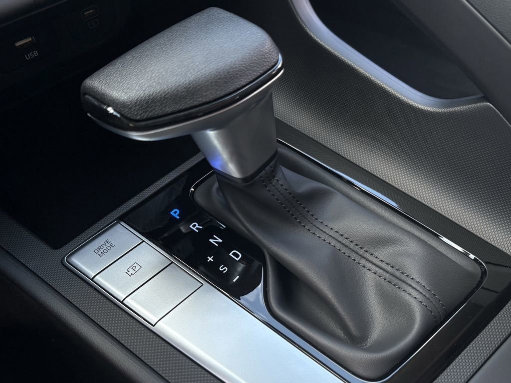 New 2025 Hyundai Elantra SE image 18