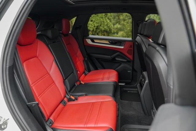 Used 2024 Porsche Cayenne AWD/4WD image 53