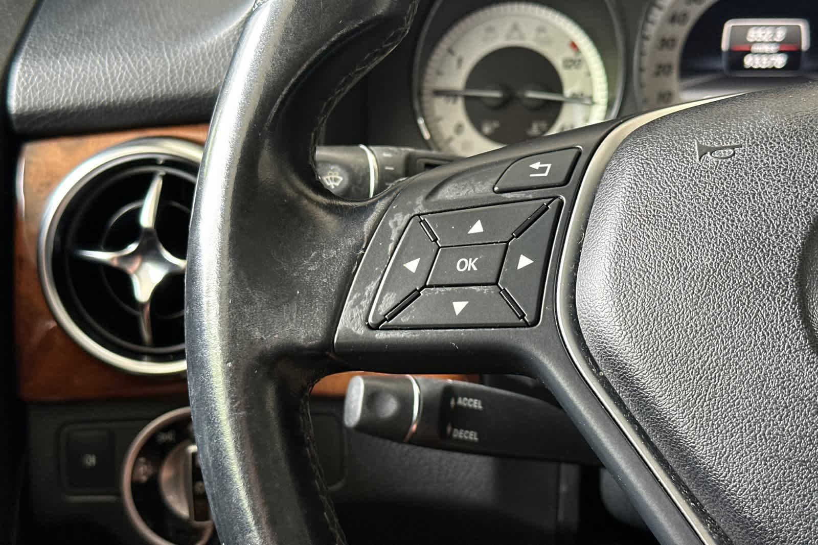 Used 2013 Mercedes-Benz GLK 350 2WD image 24