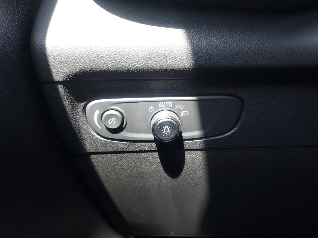 Used 2023 Buick Envision Essence FWD image 23