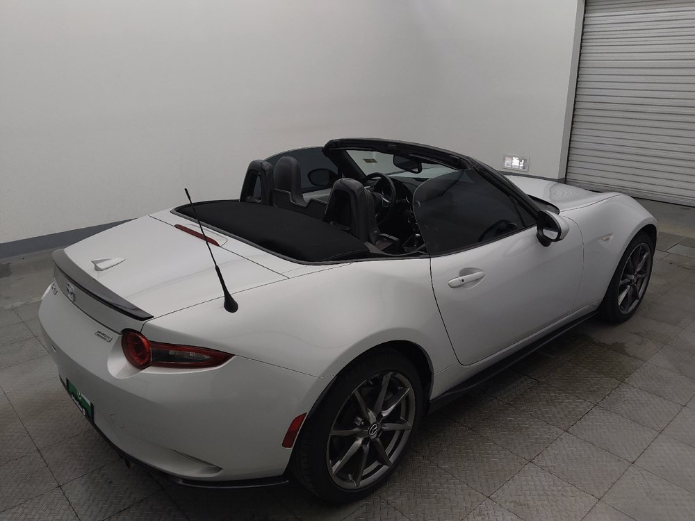 Used 2019 MAZDA MX-5 Miata Grand Touring w/ Appearance Package RWD image 9