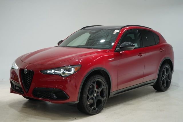 New 2025 Alfa Romeo Stelvio Sprint image 3