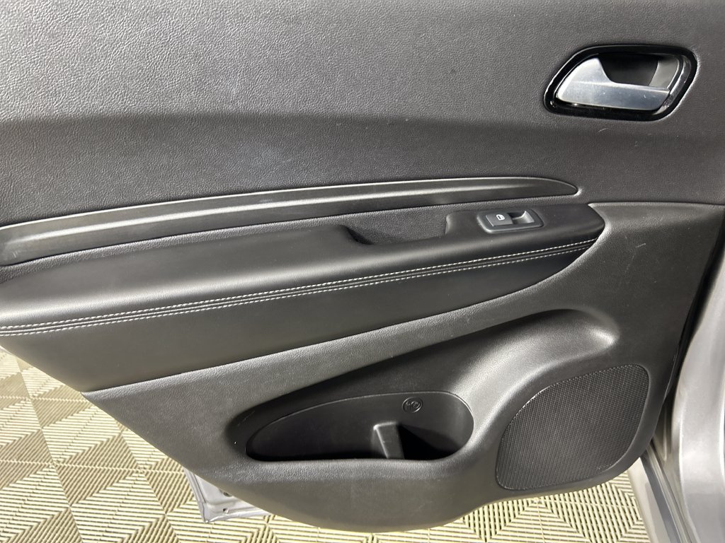 Used 2021 Dodge Durango SXT AWD/4WD image 16
