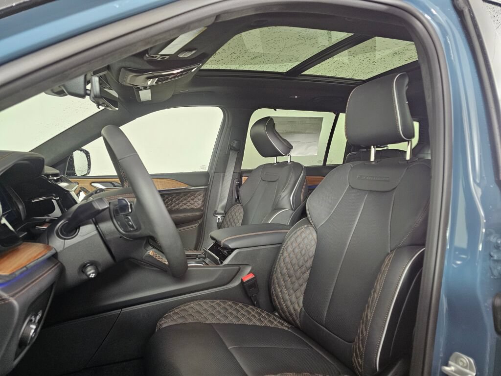 New 2026 Jeep Grand Cherokee L Summit AWD/4WD image 23