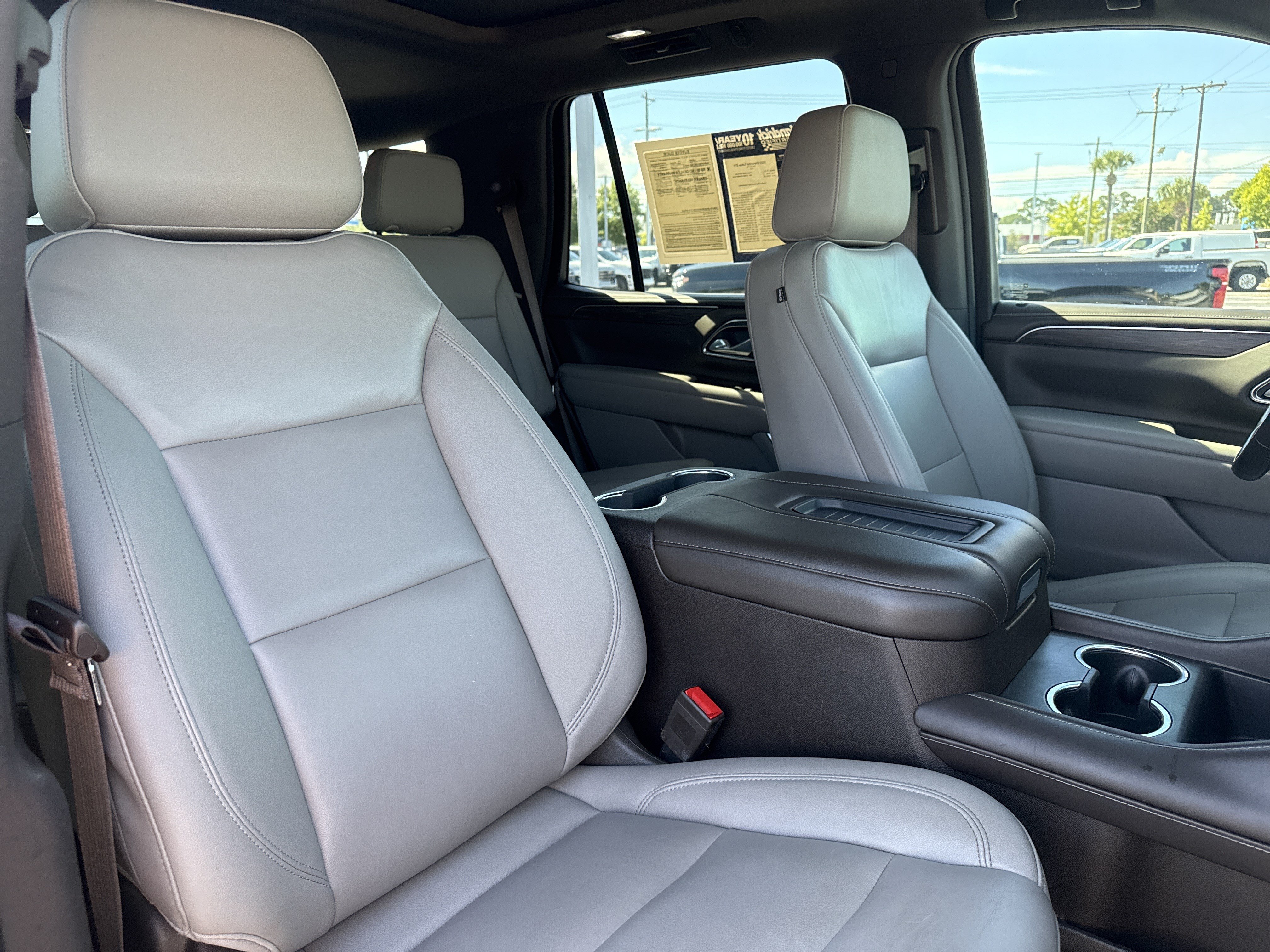 Used 2022 Chevrolet Tahoe Z71 w/ Z71 Off-Road Package AWD/4WD image 33