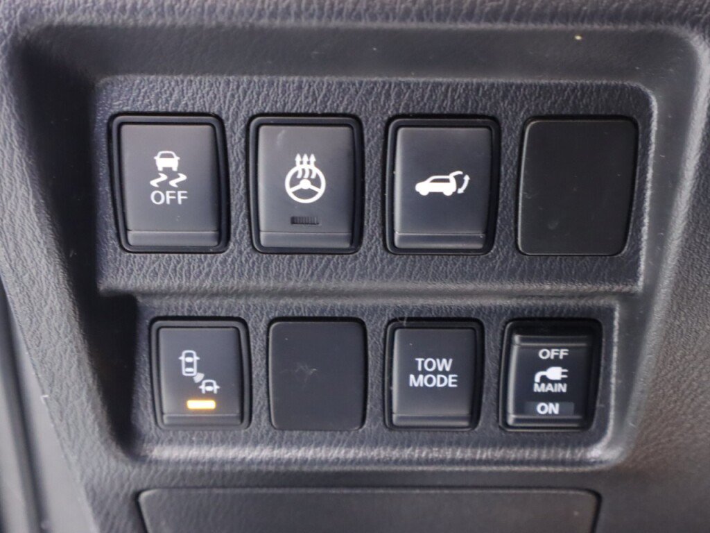 Used 2020 Nissan Pathfinder Platinum AWD/4WD image 10
