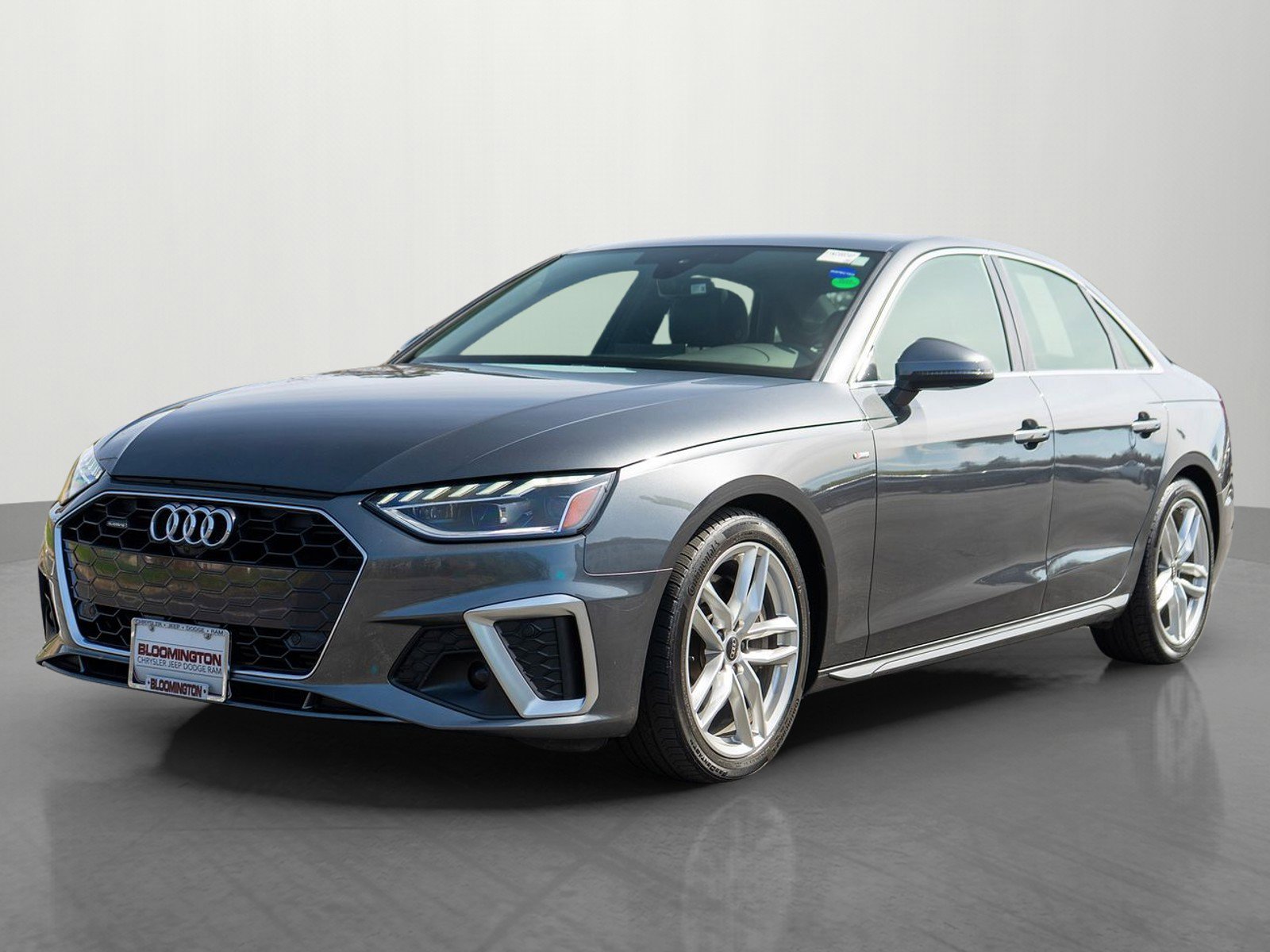 Used 2022 Audi A4 2.0T Premium Plus w/ Premium Plus Package AWD/4WD image 3