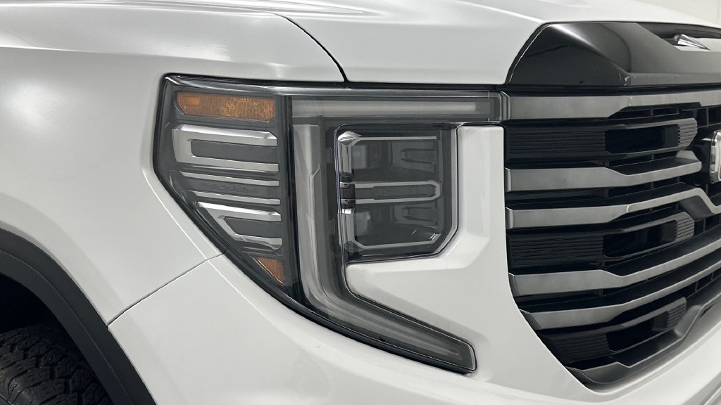 Used 2025 GMC Sierra 1500 AT4 w/ AT4 Premium Package AWD/4WD image 25