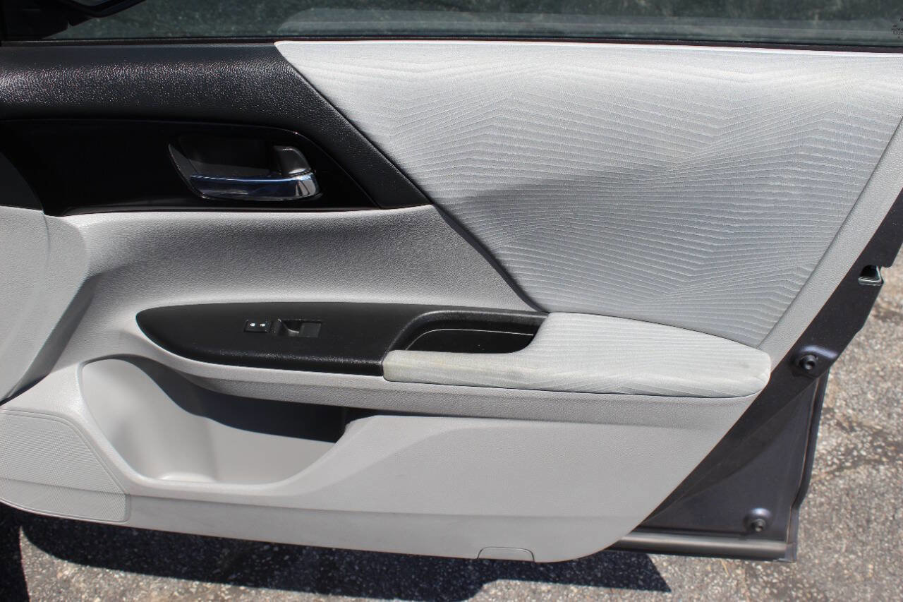 Used 2016 Honda Accord LX image 10