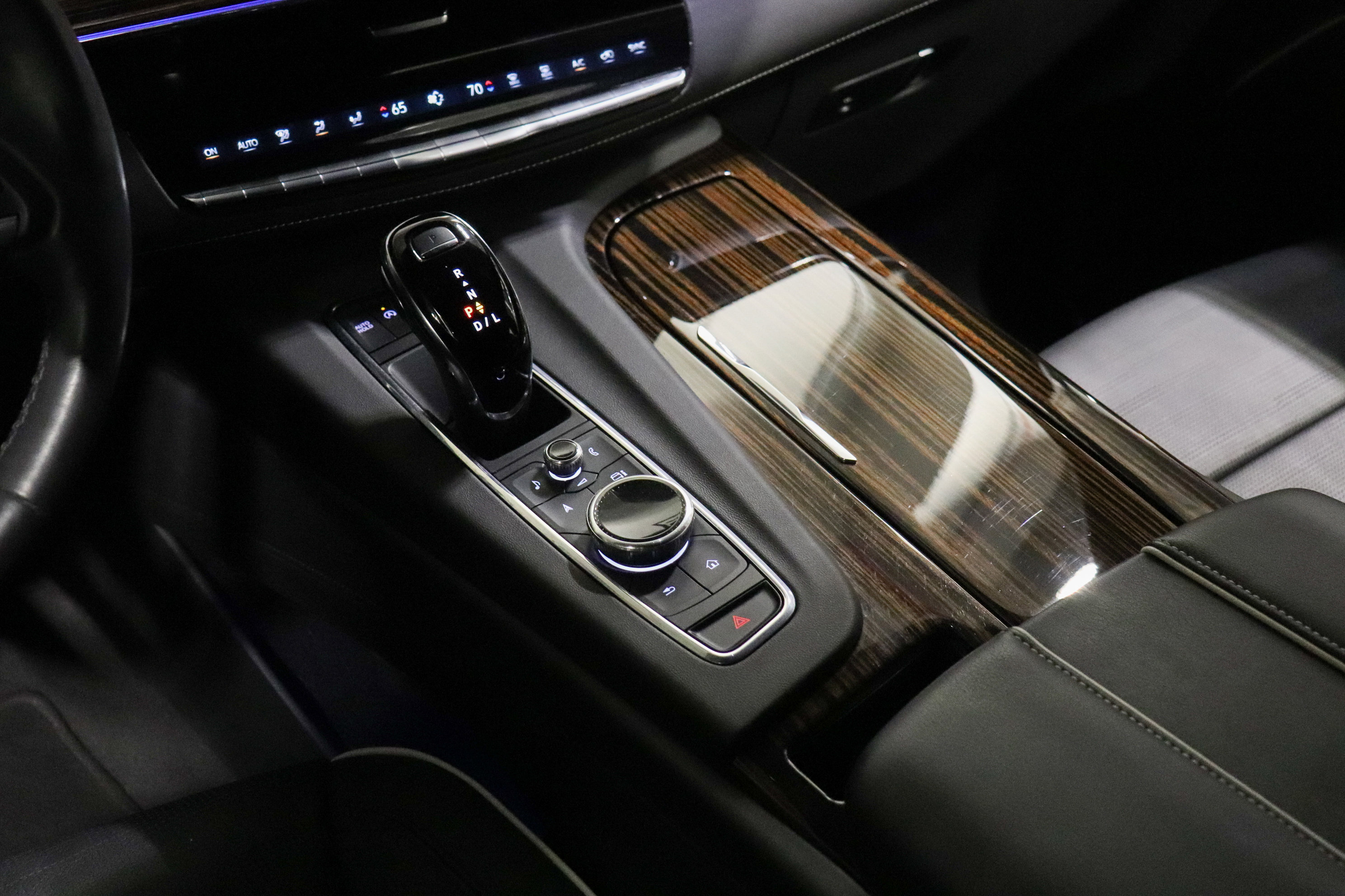 Used 2023 Cadillac Escalade ESV Premium Luxury image 28