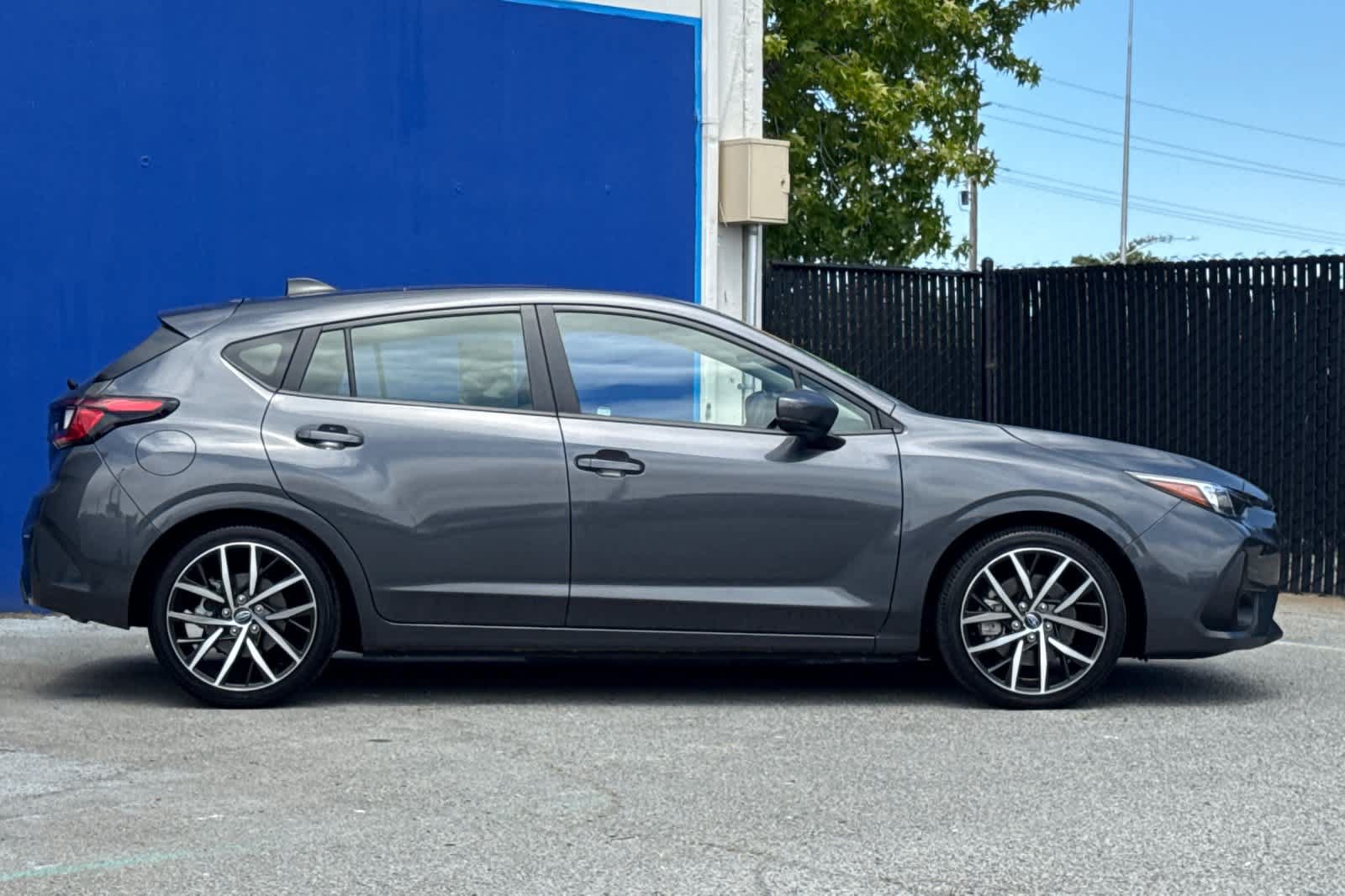 Used 2025 Subaru Impreza 2.0i Sport AWD/4WD image 2