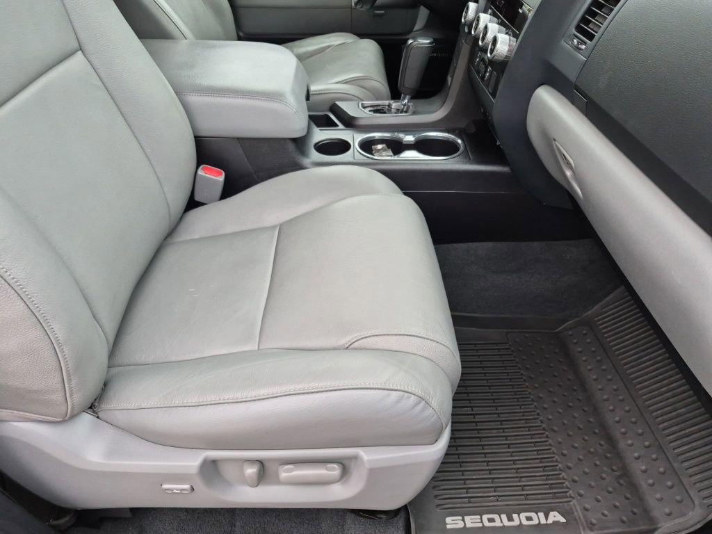 Used 2020 Toyota Sequoia Limited w/ Safety & Convenience Package RWD image 17
