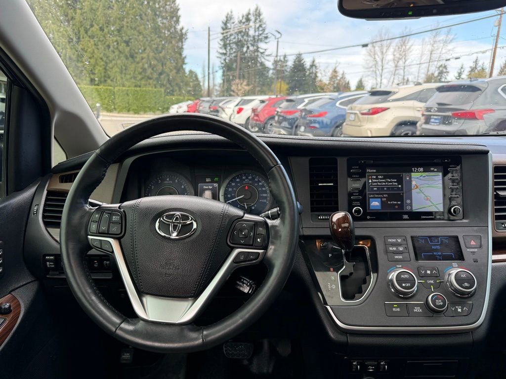 Used 2020 Toyota Sienna Limited Premium image 21