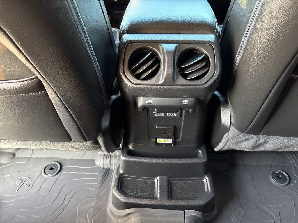 Used 2023 Jeep Wrangler Unlimited Sahara w/ Cold Weather Group AWD/4WD image 26