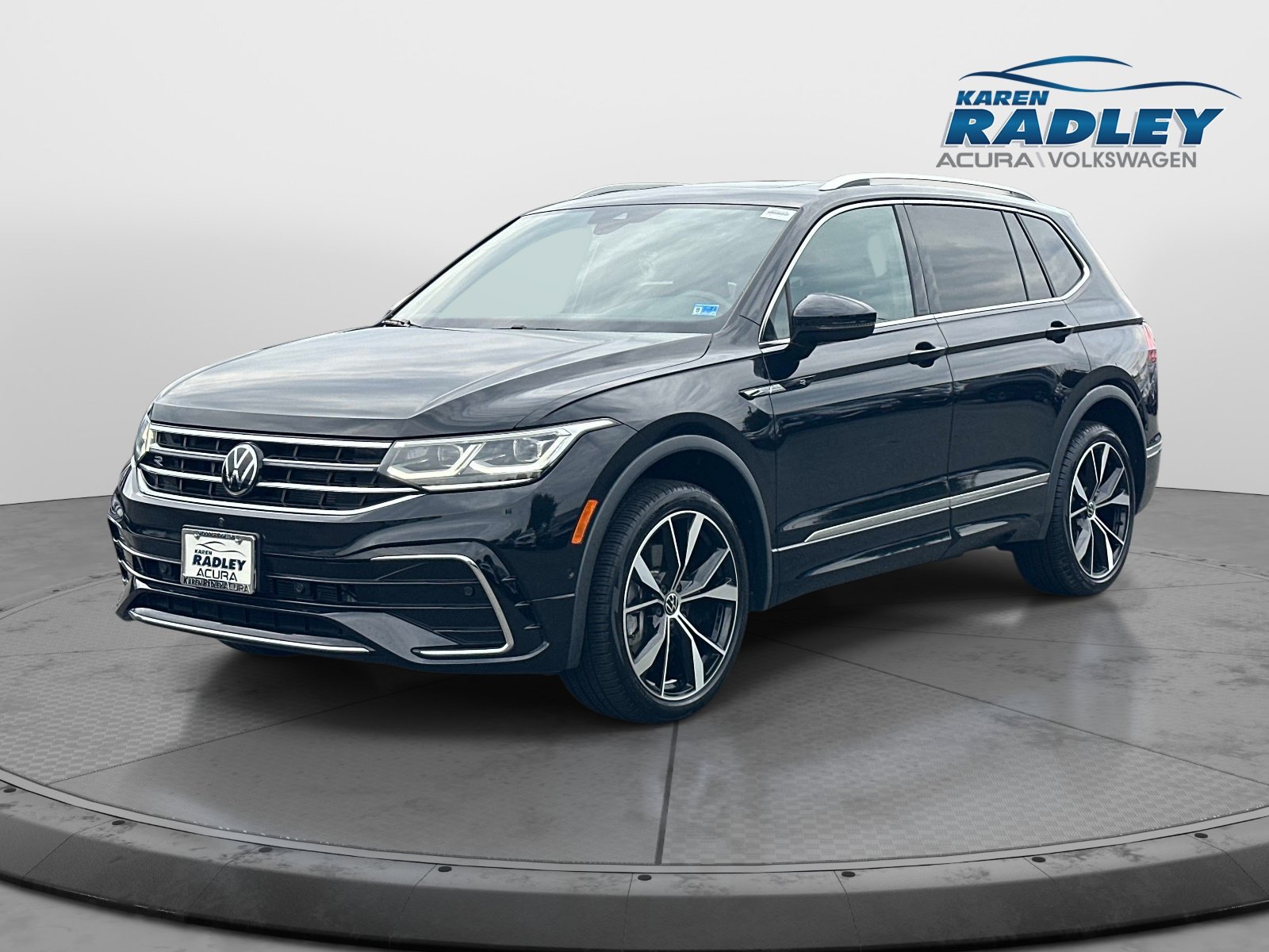 Certified 2024 Volkswagen Tiguan SEL R-Line AWD/4WD image 5