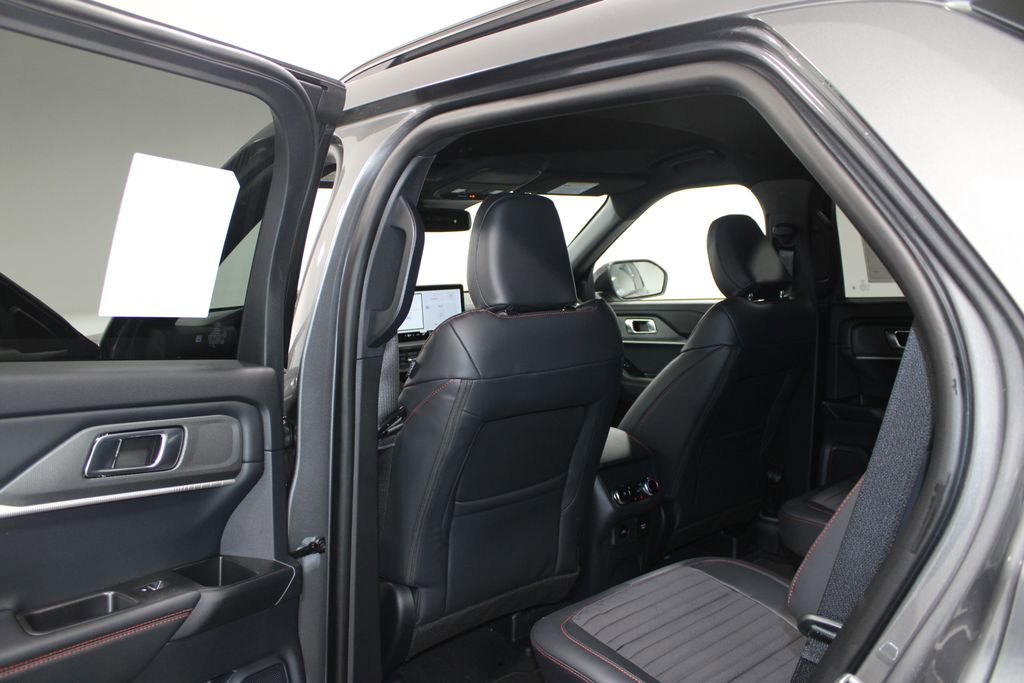 New 2026 Ford Explorer ST-Line w/ ST-Line Street Pack RWD image 25