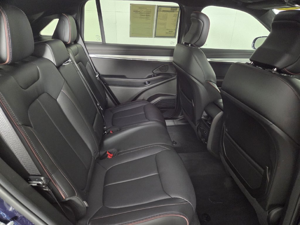 Used 2025 Jeep Wagoneer S Launch Edition AWD/4WD image 30
