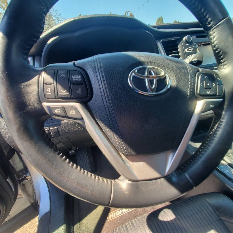 Used 2015 Toyota Highlander Plus image 15